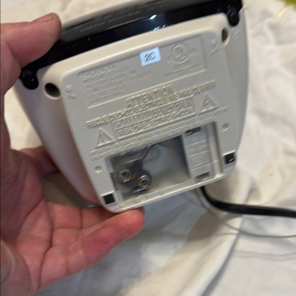VINTAGE Sony Black and White Dream Machine with Green Display - Picture 5 of 7